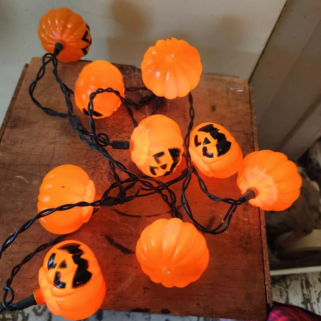Halloween Vintage jack 'o' lantern 10 pumpkin string of lights 1990s spooky szn